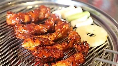 뜯고 씹고 맛보는 숙성등갈비, 상봉 맛집 '등갈비제작소' 인기 높아져
