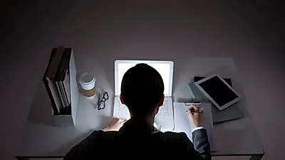 건조한 사무실, 피부 건조증 생기기 쉬워…각종 피부트러블 유발