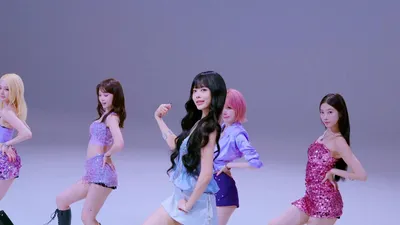 르세라핌, 'Made My Night' 스튜디오 춤 퍼포먼스 영상 공개