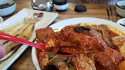 제육볶음과 갈치조림을 한 번에 즐길 수 있는 제주도 에코랜드 맛집 옛집2