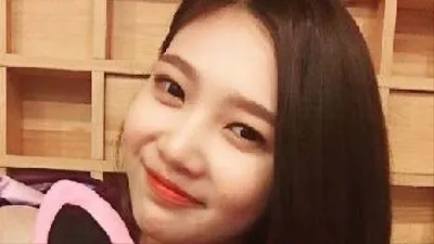 레드벨벳 조이, 인형 옆 누가 인형이야? '남심 흔들'...깜찍함 폭발