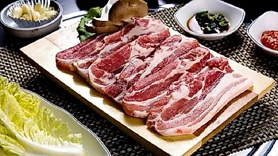 한류 음식 등극한 삼겹살, 더 맛있게 굽는 방법