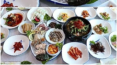 현지인도 추천하는 통영맛집 궁전횟집에서 신선한 통영 제철회 푸짐하게 즐길 수 있어