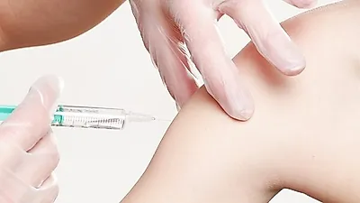 척추따라 물집 '대상포진 초기증상' 수포없이도 나타나... 대상포진 예방접종과 면역력높이는 음식