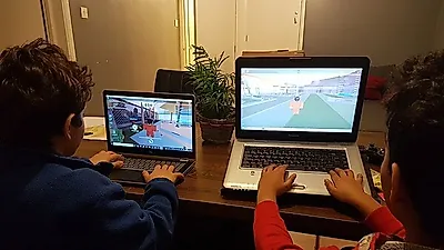 온라인 게임에 빠져드는 아이, 위험성 간파하고 예방해야