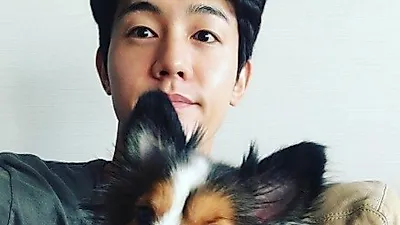 이기우, 반려견과 빙그레 "마테우스오빠 언제 나오는거?"