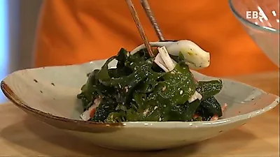 생생하고 탱글한 '물미역 무침', 간단한 재료로 맛있는 물미역무침 만드는 비법은?