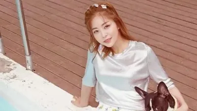 김가은, 반려견과 수영장에서 청량 가득 여름날