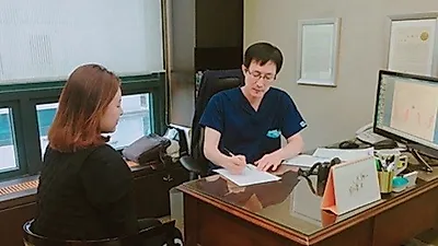 교근축소술과 심부볼제거, 의료진과 성형외과 선택 중요