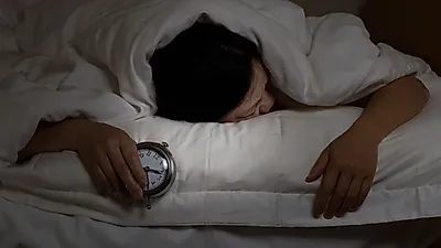 밤마다 뒤척이는 괴로움, 수면장애 치료 방법은?