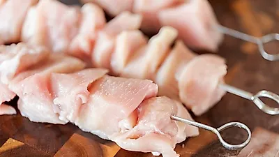 다양하게 조리해서 먹는 꼬치구이 재료와 재료 고르기
