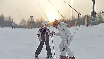 '겨울스포츠 활기' 남녀노소 즐기는 알펜시아 스키강습