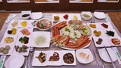 "식도락객 유혹하는 제철 대게 맛집"...속초 '비치대게직판장' 탐방