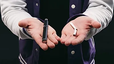 금연 위해 '전자담배' 쉽게 권하지 못하는 이유? 액상·권련형·폐쇄형(CSV) 전자담배 종류에 따른 부작용 비교