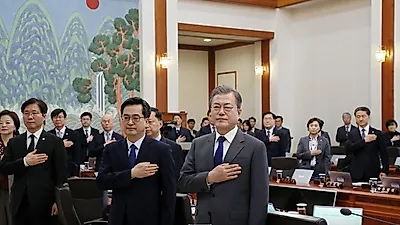 [☞핫키워드] 문재인 대통령 지지율 하락 아베 총리는 상승···韓·日 지지율 변화 원인은?