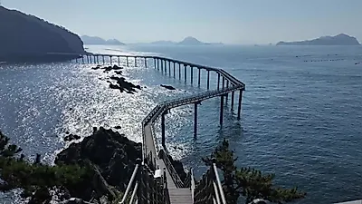 古群山群島の5つの島を連結、4つの人道橋でつなぐ世界唯一の島道が開通