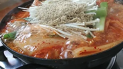 안면도 맛집 '시골밥상', 충청남도의 구수한 향토 음식 게국지 대중화시킨 1세대 전문점