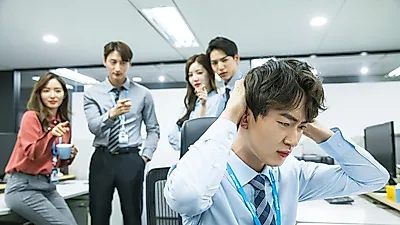 '역류성식도염' 방치 시 식도암으로 전이돼...증상 완화에 좋은음식은?
