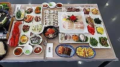 여수맛집 돌산 35년 전통 '거북선횟집' 하모샤브샤브에 20여 사이드메뉴 제공