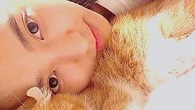 보라, 반려묘와 눈부시게 빛나는 셀카 '찰칵'