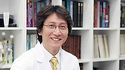 볼륨감 없는 밋밋한 얼굴형이 고민이라면 앞광대확대수술로 입체감 완성