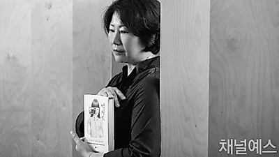 '마당을 나온 암탉' 황선미 작가…"당신들이 나은 아이는 당신들이 키우라"에 죄책감