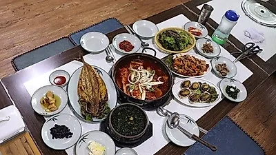 제주 중문 맛집 그린정 "옥돔, 고등어, 흑돼지 등 다양한 향토음식 맛 볼 수 있어"