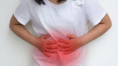 [건강가이드]   무시하기 쉬운   '대장암'…"잦은 술자리가 원인일수도"