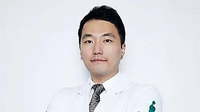 교통사고 목통증 허리통증 후유증증상 나타난다면 한방치료로 개선할 수 있어