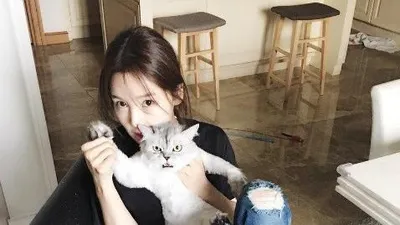 남규리, 고양이와 투샷 포착 "날 귀찮아하는 너"
