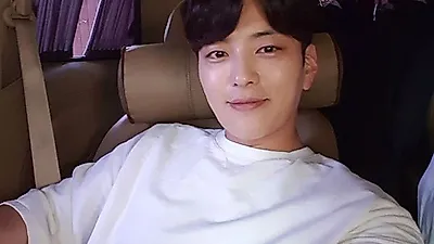 '남자친구' 장승조, 송혜교 이혼+박보검 협박하더니 일상에선 귀여운 '고양이 집사'.. 시청률 잡는 공신 될까