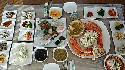속초맛집 '비치대게직판장, 비치크랩' 남녀노소 좋아하는 대게를 저렴한 가격으로 만나볼 수 있어 인기
