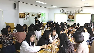 제주도 여행코스 풍림다방 앞 '제주이야기' 제주 천연 꽃 향수와 립글로스 만들기 체험