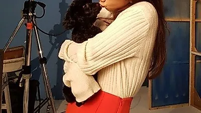 박신혜, 검정 푸들 품에 안고 "너무 귀여워"