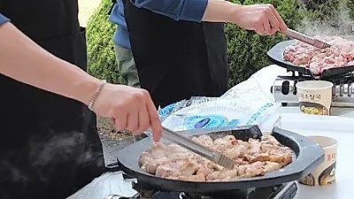 삼겹살전문점 육시리, 동방아동재활원 야외 삼겹살 파티 진행