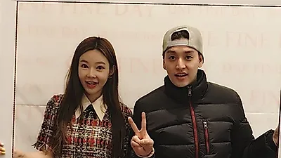 내남편 웃음소리 가득한 공연 관람 지연수·일라이 사랑 가득한 아내, 남편… 나이 차이는?