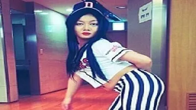 나 혼자 산다 박나래, 강렬 레드립에 엉덩이 쭉 내민 S라인까지 '깜짝'