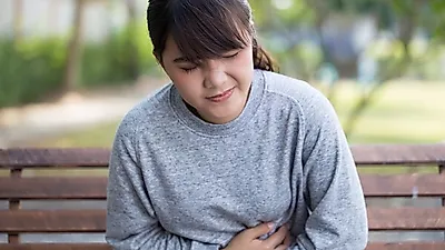 오른쪽 아랫배 통증, 맹장염 초기증상이다? 남자·여자 맹장 위치와 맹장 터지는 이유 총정리
