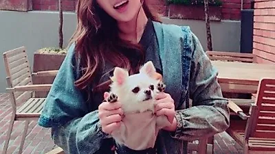 임수향, 반려견 두 발 번쩍 든채 '빙그래'