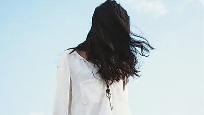 두피가 훤하게 보이는  심각한 '정수리 탈모'  원인 알고나면  극복할 수 있어
