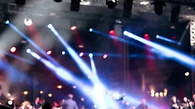 [☞핫키워드]강남 클럽 '헤미넴' 5만원권 지폐 1억원 돈다발에 아수라장…돈 줍던 클러버 병원 이송