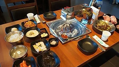 한국 전통 갈비의 장인이 직접 운영하는 강릉 수제갈비 맛집 '풍년갈비'