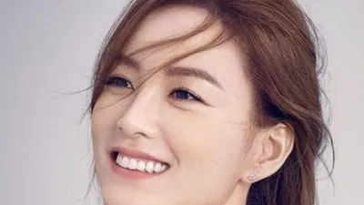 정유미, 오프숄더로 숨길 수 없는 미모 뽐내 '꽃보다 아름다워'