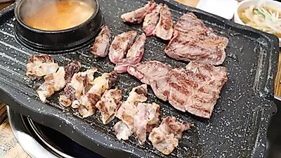 회식, 모임장소로 좋은 사당역 맛집 '힘찬정육식당' 푸짐한 한 마리 메뉴 제공