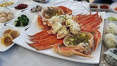 속초 동명항 대게 맛집 '동명항게찜' 17가지 스끼다시 제공