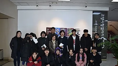 고양시에서 다문화 청소년 사진 전시회 열려...주제는 '행복'
