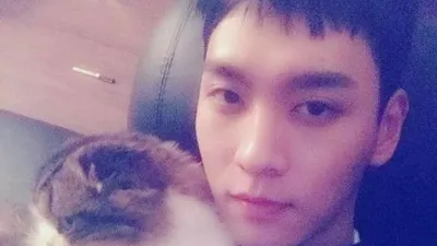 배우 최태준, 반려묘 안고 셀카