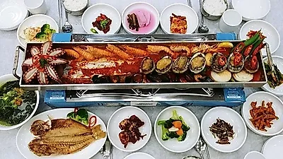 제주도 서귀포 중문 맛집 '기원뚝배기' 제주산 문어해물통갈치조림에 옥돔구이가 제공되는 맛집