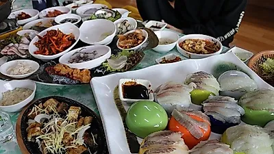 김포 대명항 맛집 '목포군산횟집', 제철맞이 신선한 해산물 선보여 눈길