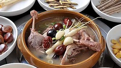 며칠 안 남은 초복, 압력솥 이용한 오리백숙 만들기